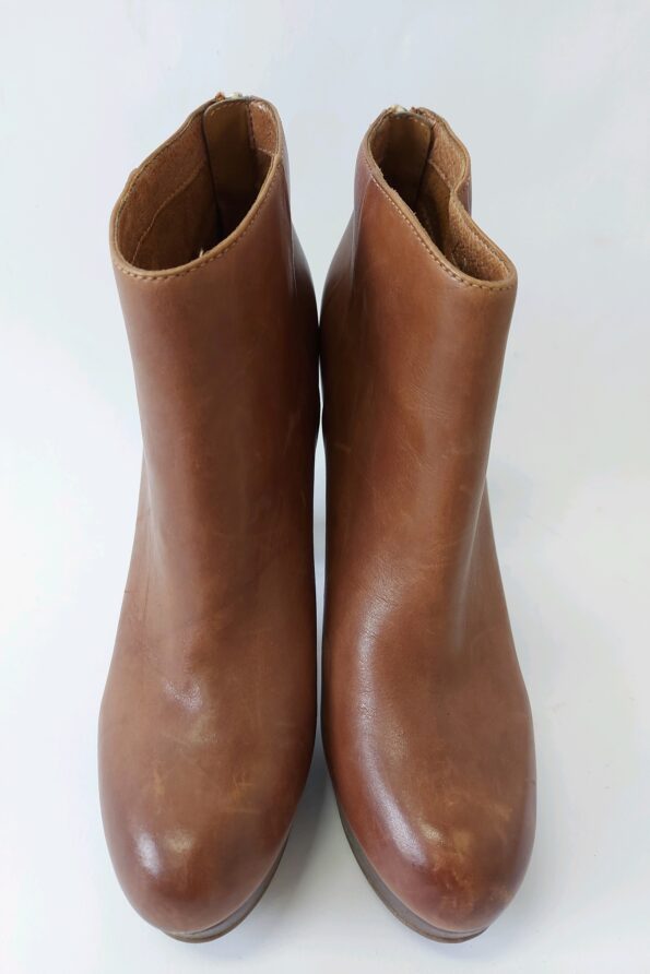 Botas