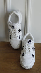 Sneaker