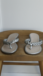 Sandalia