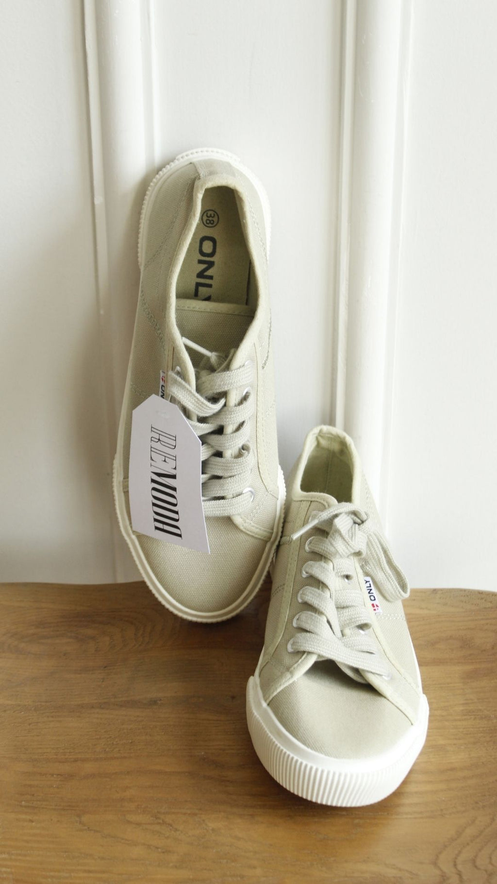 Sneaker